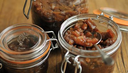 spicedapplechutney_7720_16x9