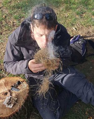 bushcraft fire lighting